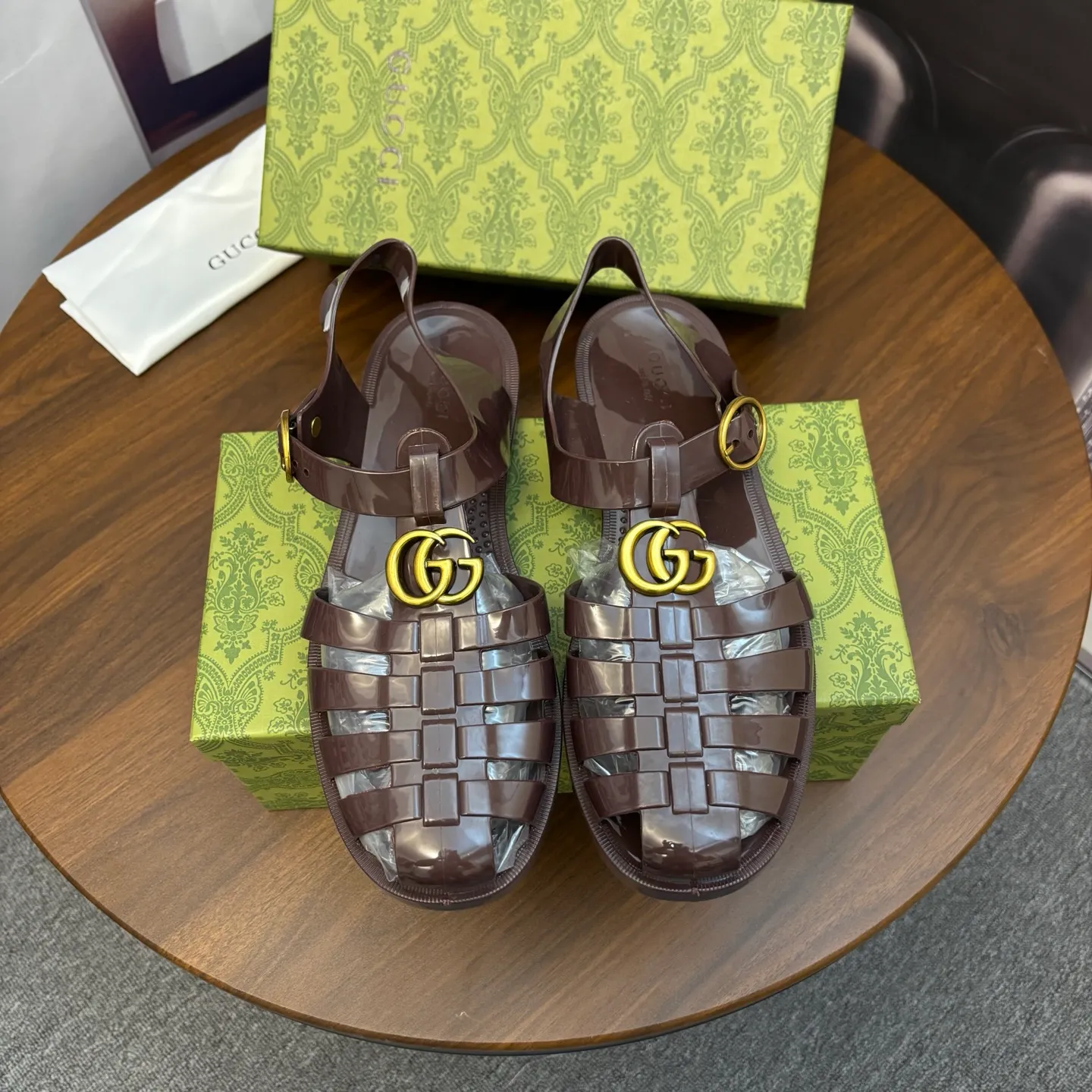Men's shoes 260💰 [Gucci] Counter quality, top-quality original goods, real photos! Original TPU material, fine workmanship, comfortable; genuine 1:1 replica Size: 36 ~ 46 Half drag: 38 ~ 46